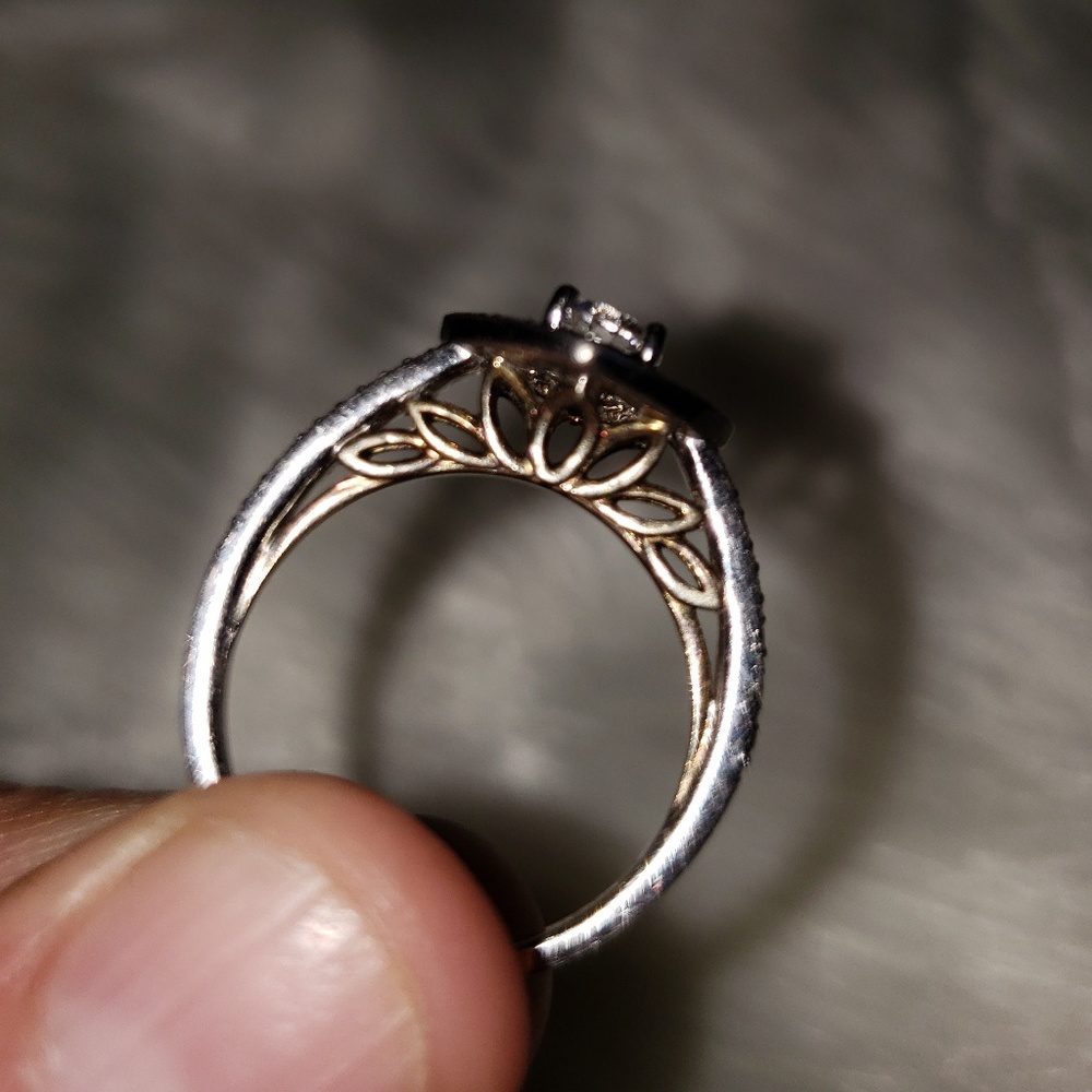 SOLD!-Beautiful Vintage Cubic Zirconia 925 Ring - Picture 4 of 7